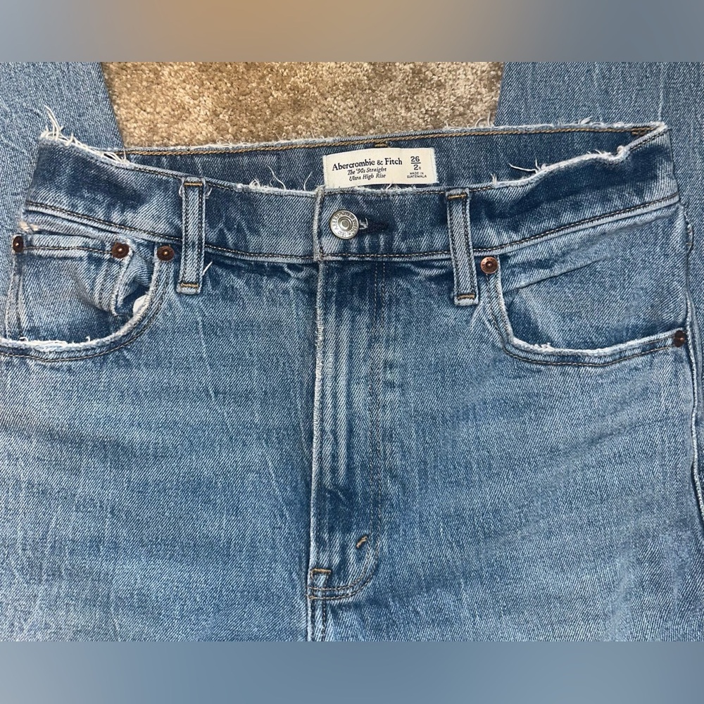 Abercrombie & Fitch '90s Straight Ultra High Rise Jeans - Picture 7 of 8